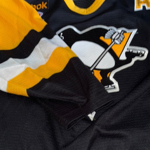 Reebok Black and Yellow Game Jersey with Bold Design - Picture 5 of 9
